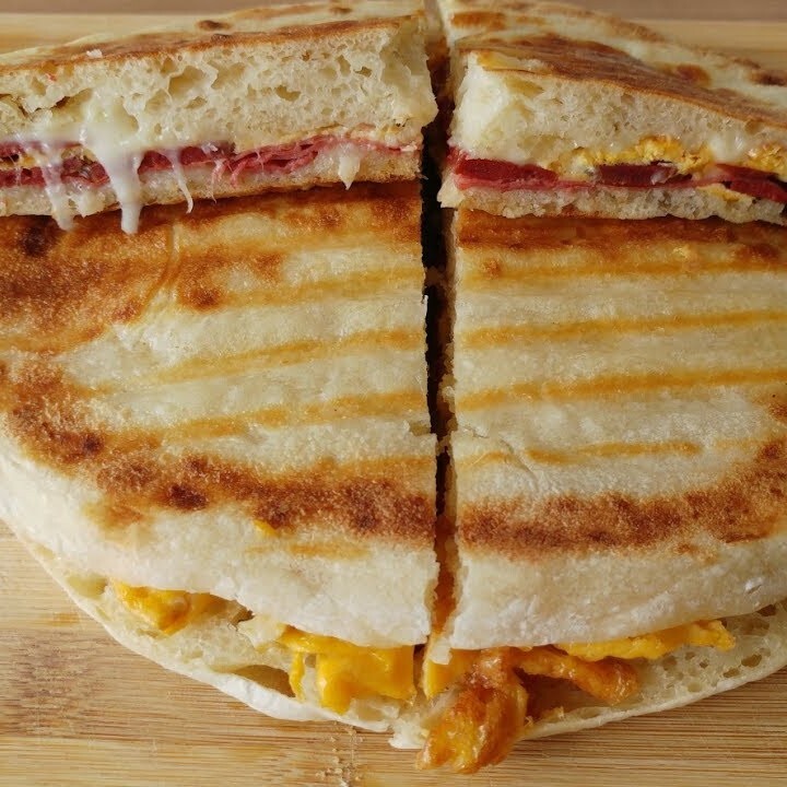 Bazlamalı Karışık Tost