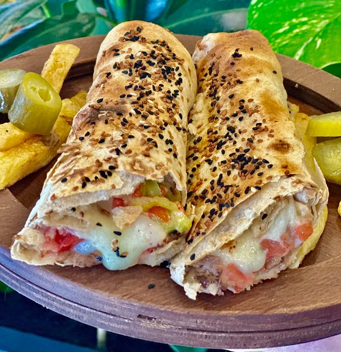Fırında Kaşarlı Döner Dürüm (150 Gr.)