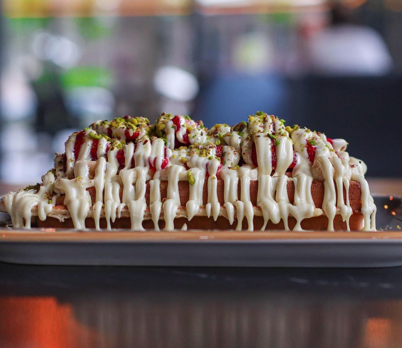 Beyaz Çikolatalı Çilekli Waffle