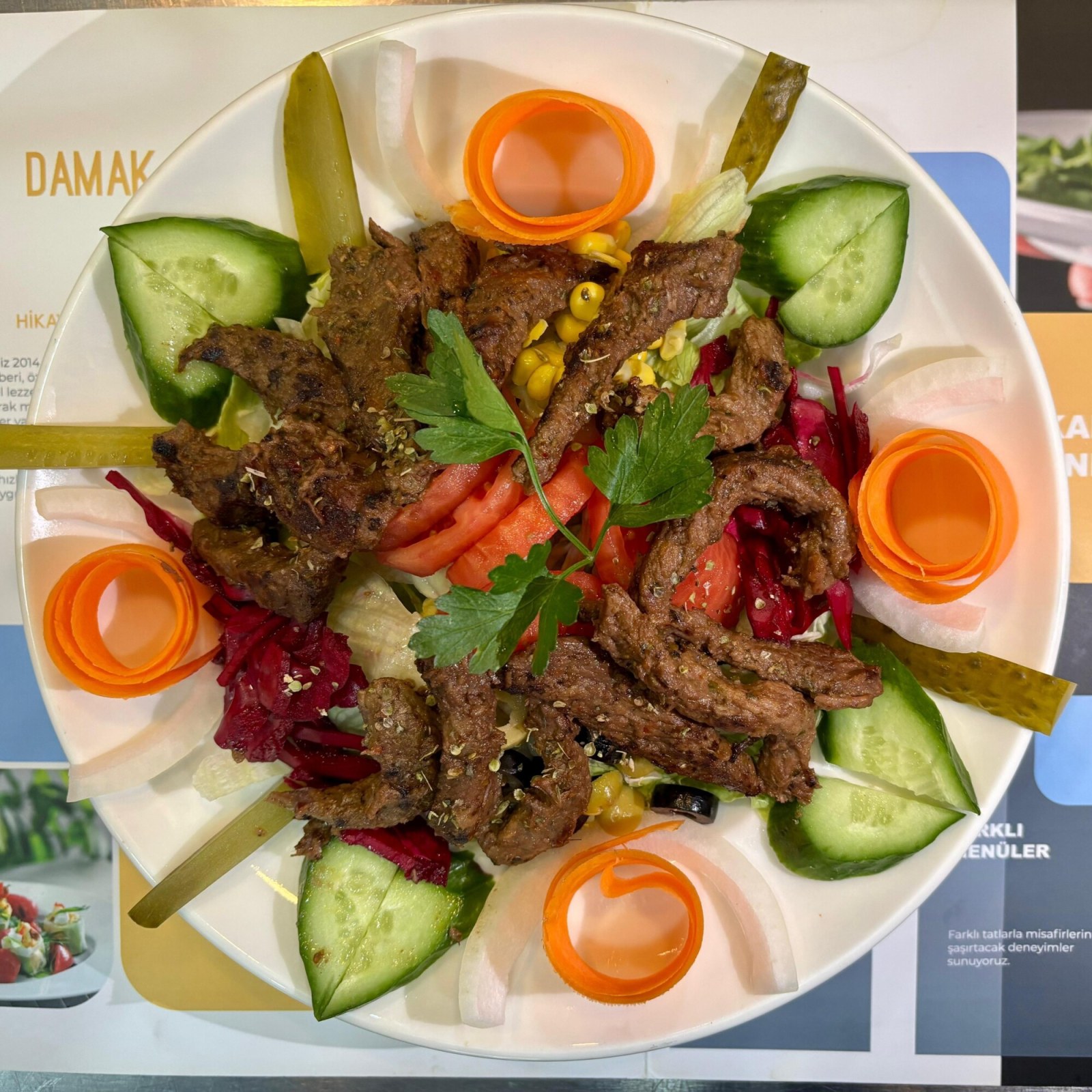 Biftekli Salata