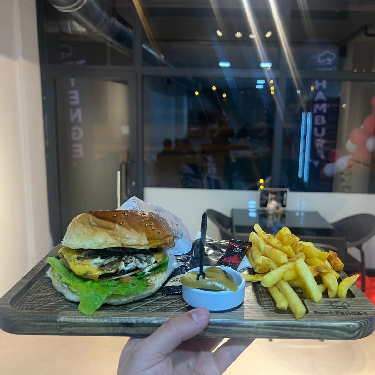 Trüf Mantarlı Hamburger