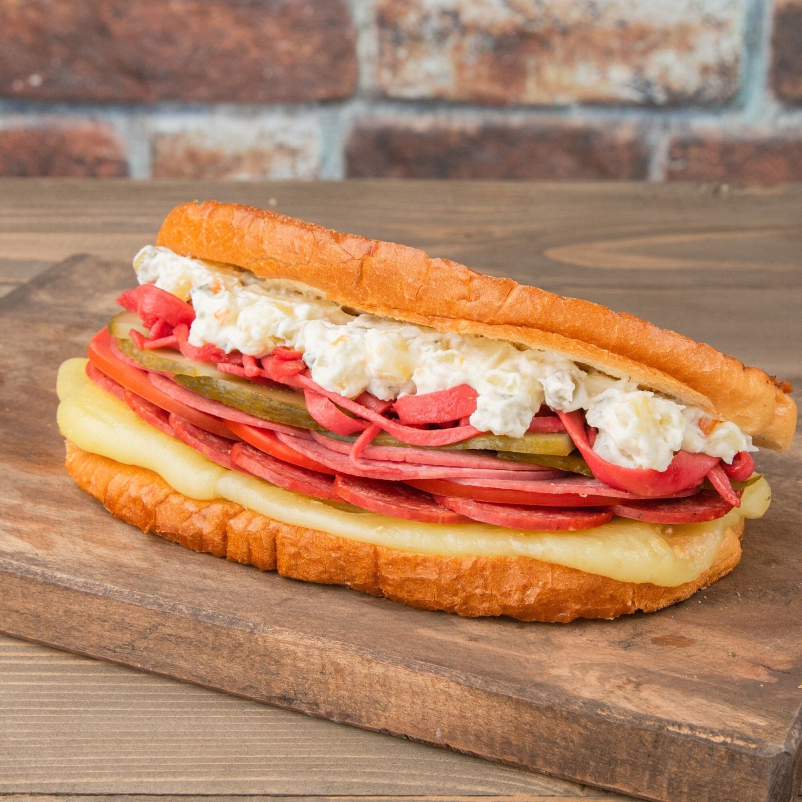 KARE TOST EKMEĞİNDE Amerikan Salatalı Ayvalık Tostu