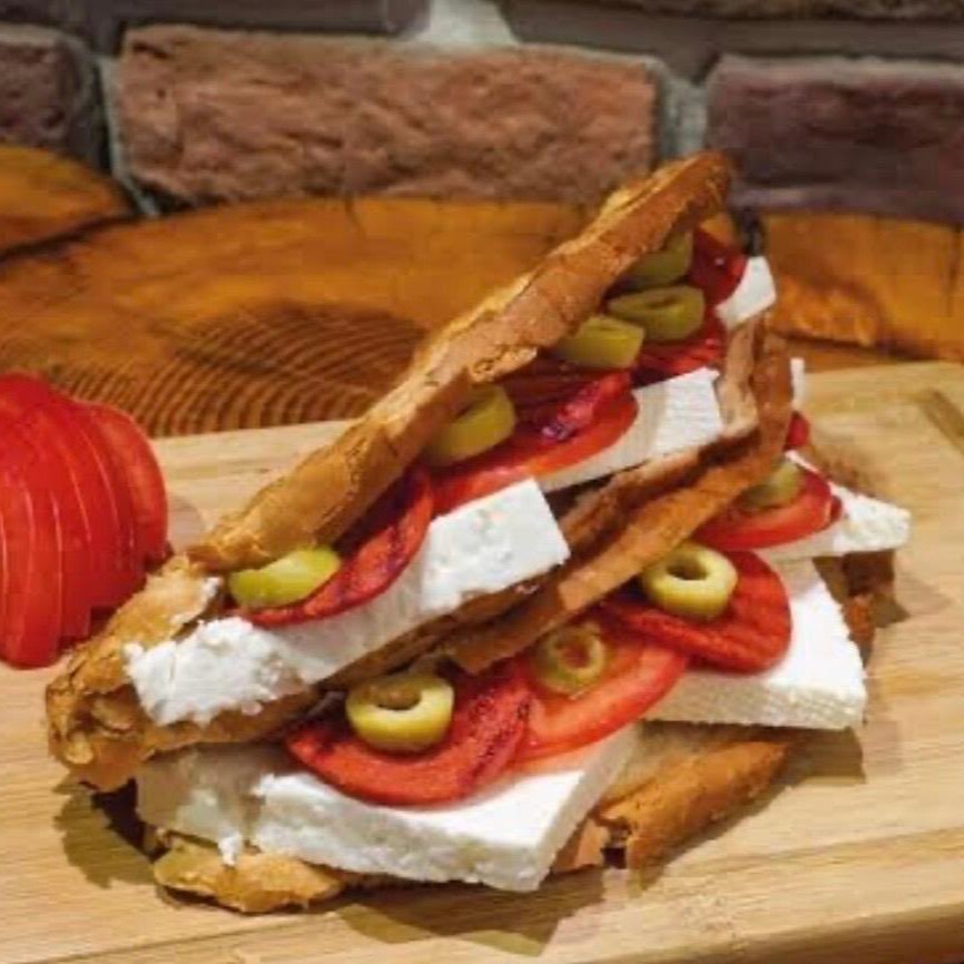 Süper Beyaz Peynirli Tost Menü