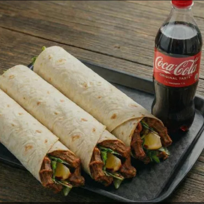Doyuran Üçlü Çiğ Köfte Dürüm + 1 Litre Coca Cola