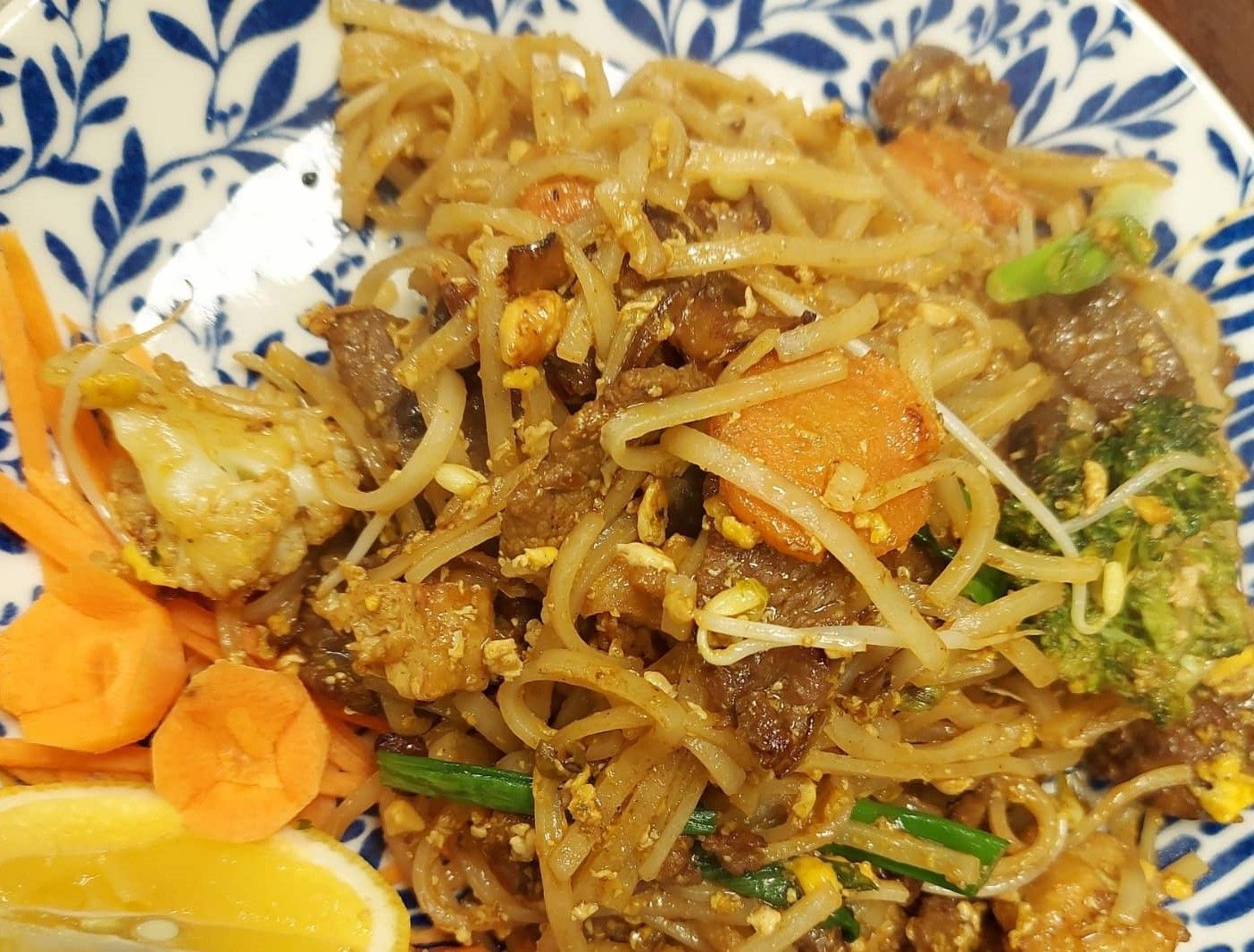 Pad Thai (Beef) - Kızarmış Pirinç Eriştesi (Et)