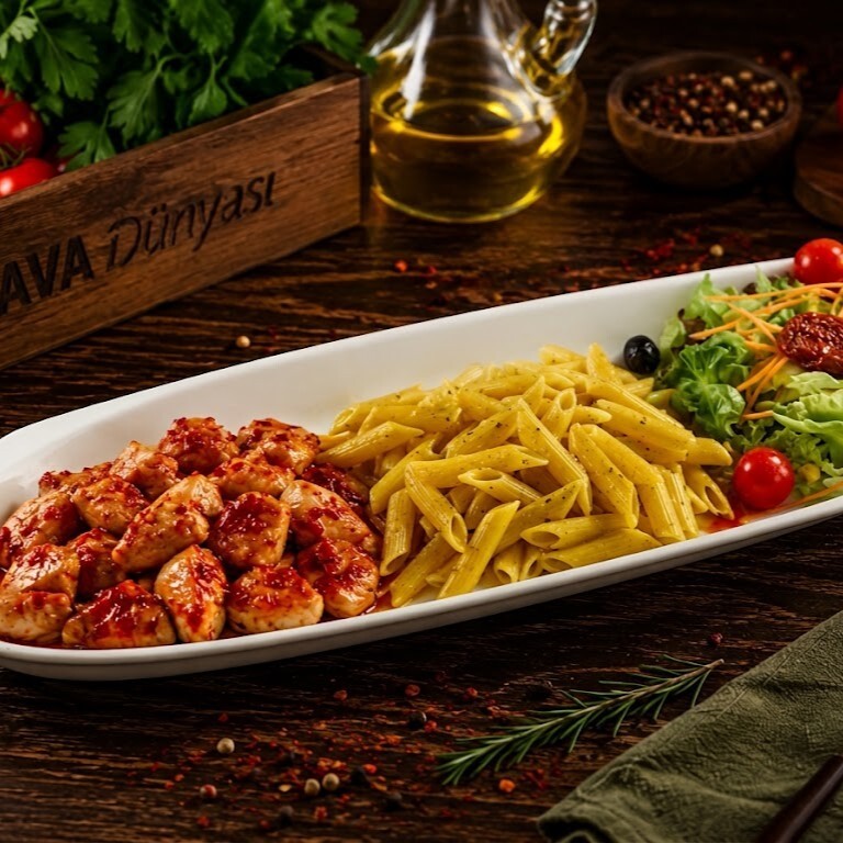 Chili Soslu Tavuk + Kremalı Penne + Akdeniz Salata