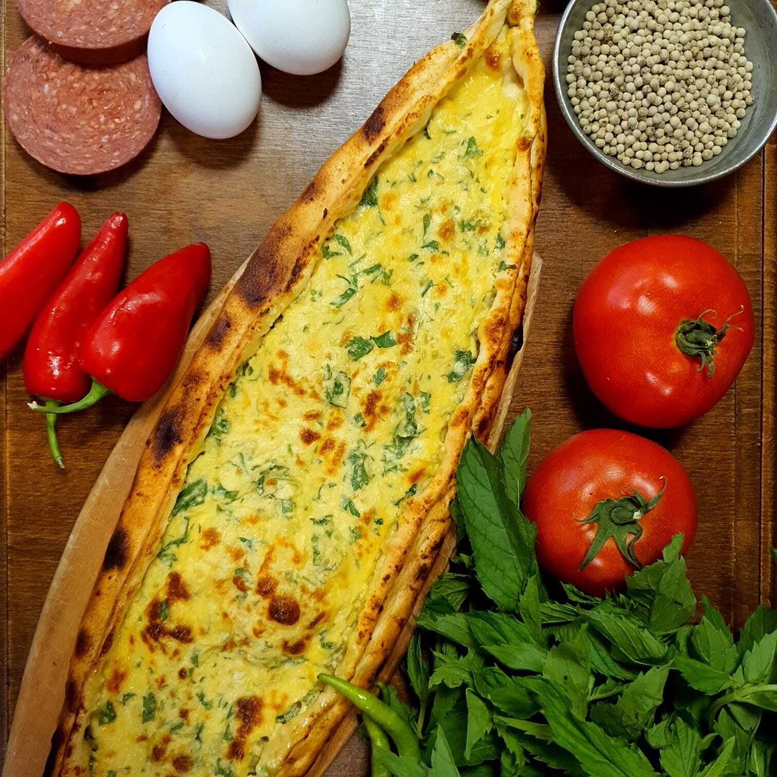 1.5 Beyaz Peynirli Yumurtalı Pide