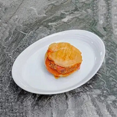 Acılı Islak Hamburger
