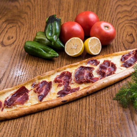 Pastırmalı Kaşarlı Pide (Açık)