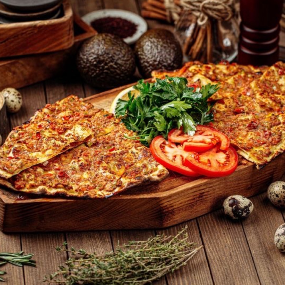 Kaşarlı Kuşbaşılı Lahmacun