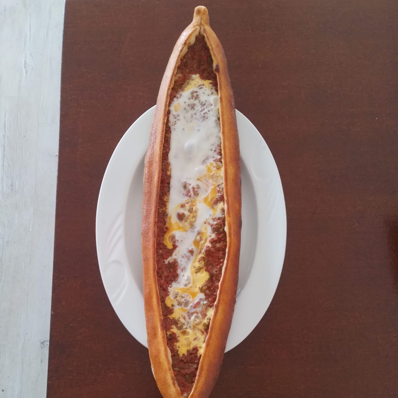 Kıymalı Yumurtalı Pide