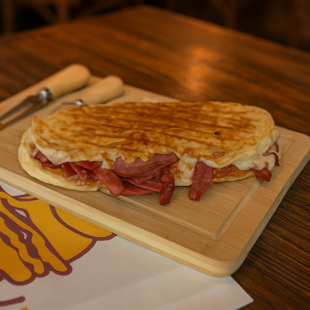Bazlama Ekmeğine Karışık Tost