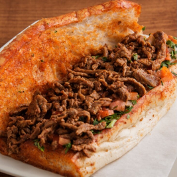 Ekmek Arasi Et Tantuni