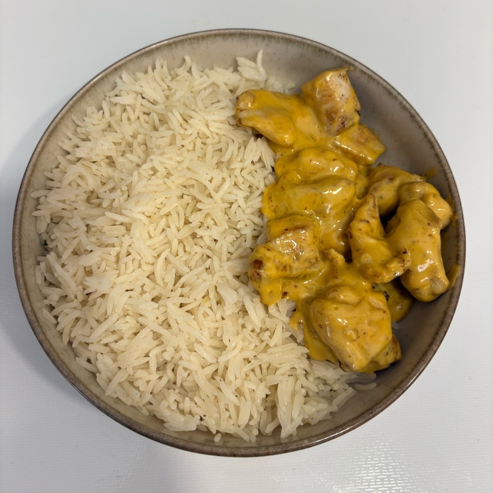 Cheddar Soslu Tavuk & Basmati Pirinç Pilavı