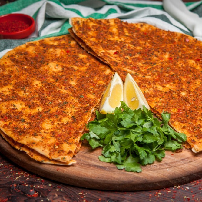 Zeyrek Lahmacun