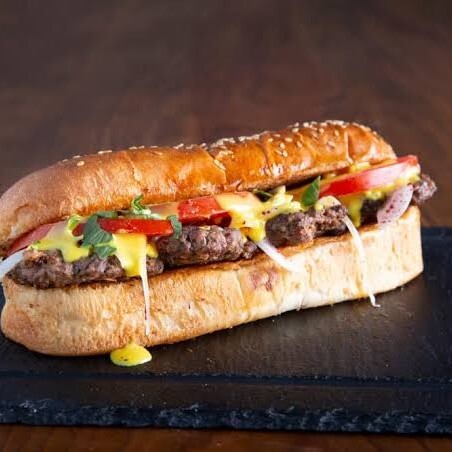Ekmek Arası Kaşarlı Köfte + Coca Cola 33