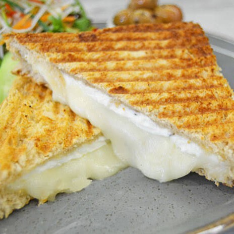 Yarım Kaşarlı Tost