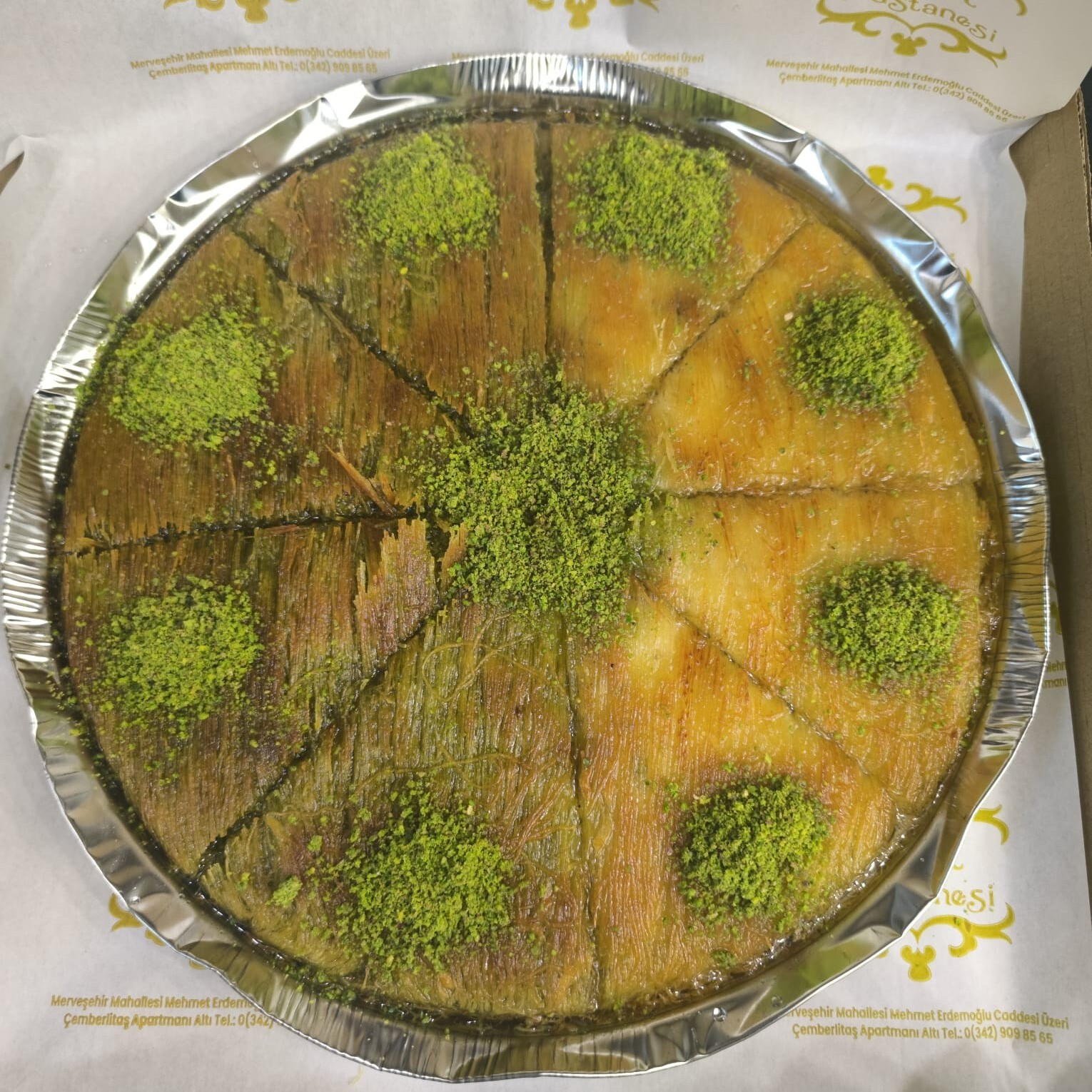 Yarı Peynirli Yarı Fıstıklı hasır Künefe (Orta Boy)