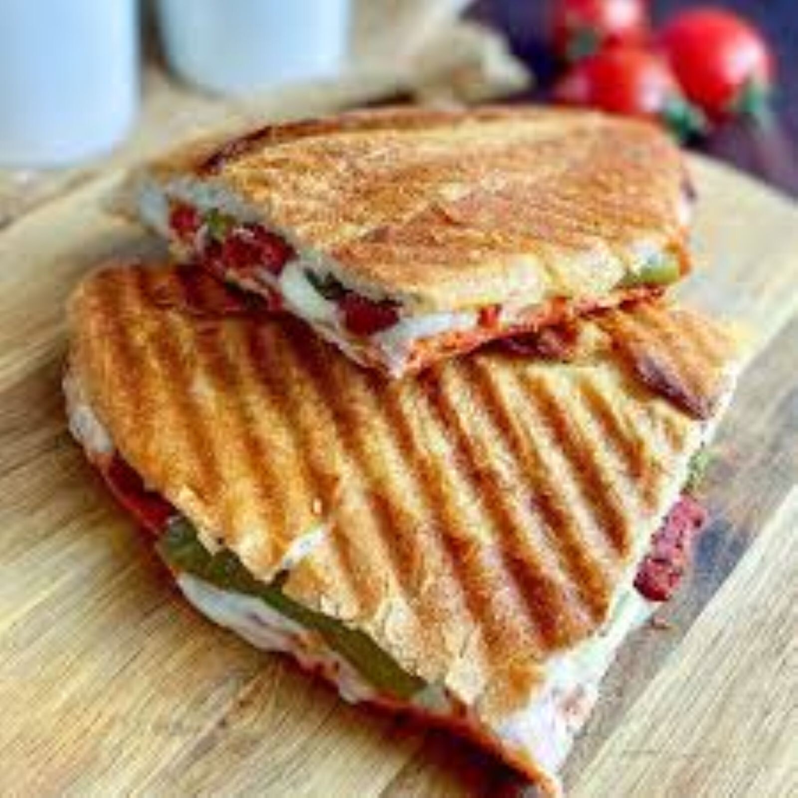 Kaşarlı Sucuklu Tost