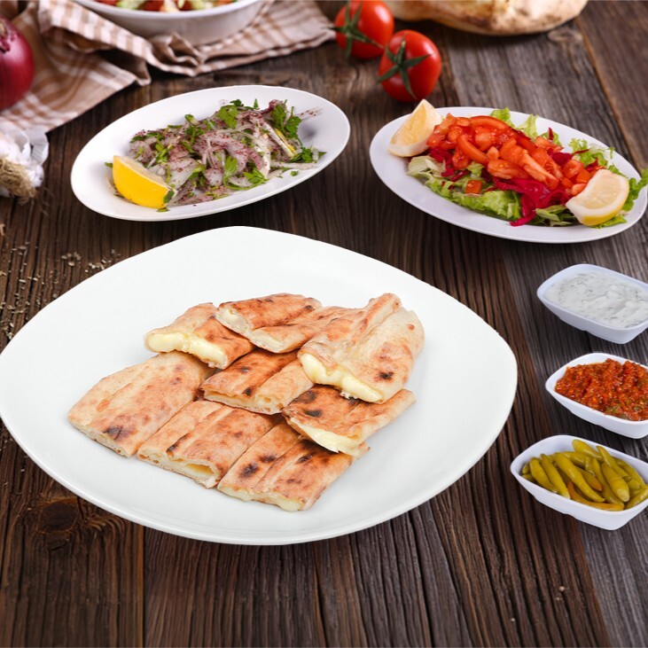 Kaşarlı Kır Pidesi