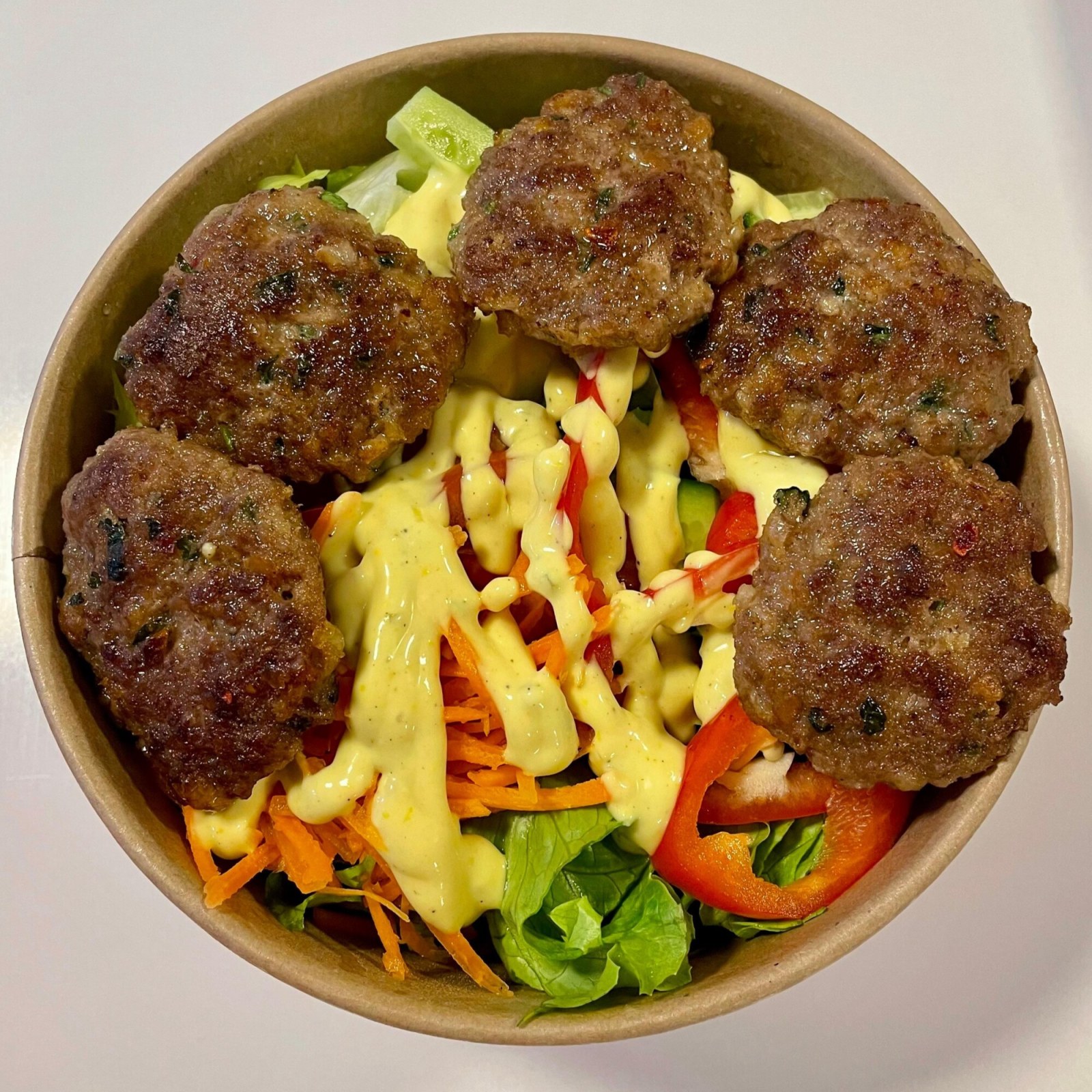 Makarnalı Köfte Bowl