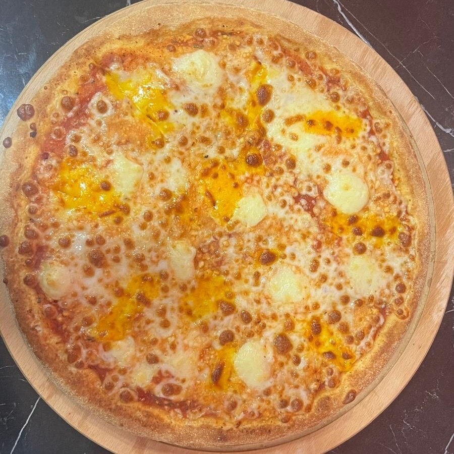 Dört Peynirli Pizza Orta