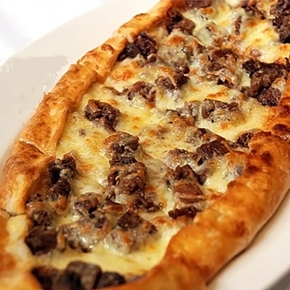 Kavurmalı Kaşarlı Pide