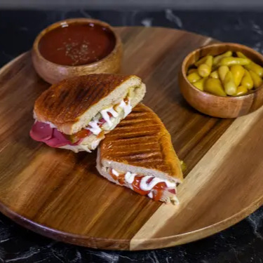 Salamlı Kaşarlı Sandviç Tost