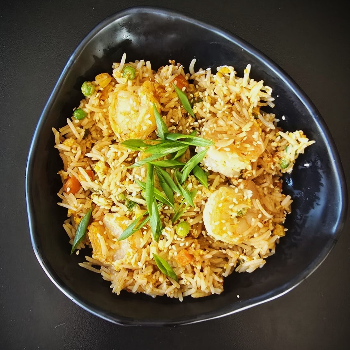 Karidesli ve Kimchi Soslu Kızarmış Pilav (acı)