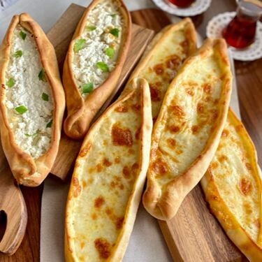 Beyaz Peynirli Pide