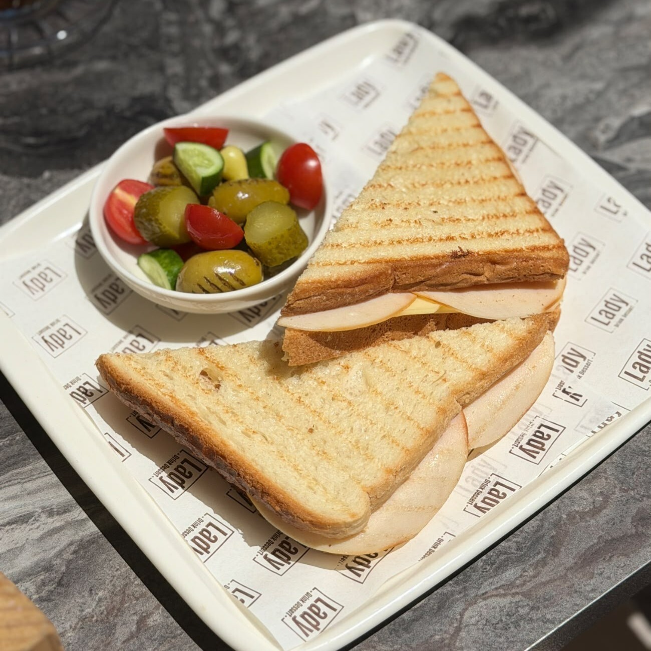 Füme Hindili Tost