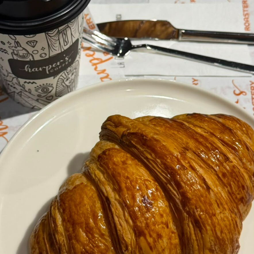 Kruvasan + Çay