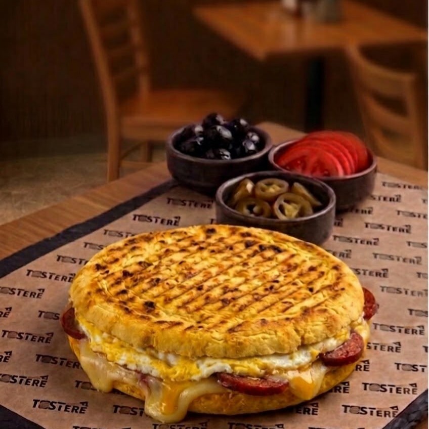 Bazlama Yumurtalı Karışık Tost