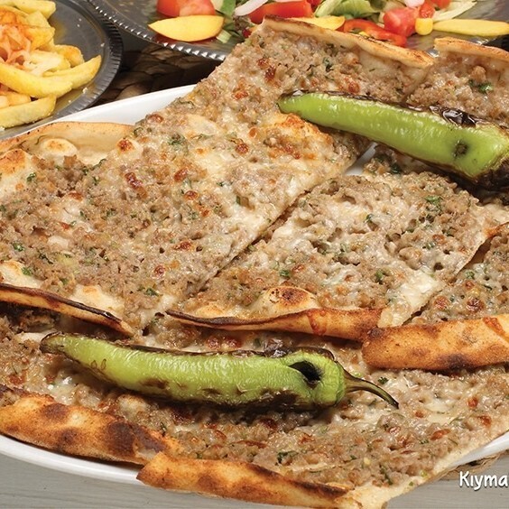 Kıymalı Kaşarlı Pide