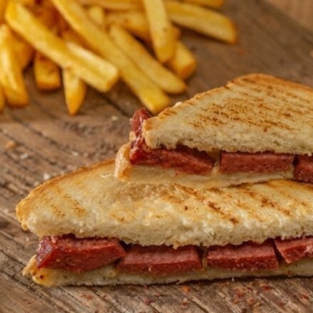 Sucuklu Tost