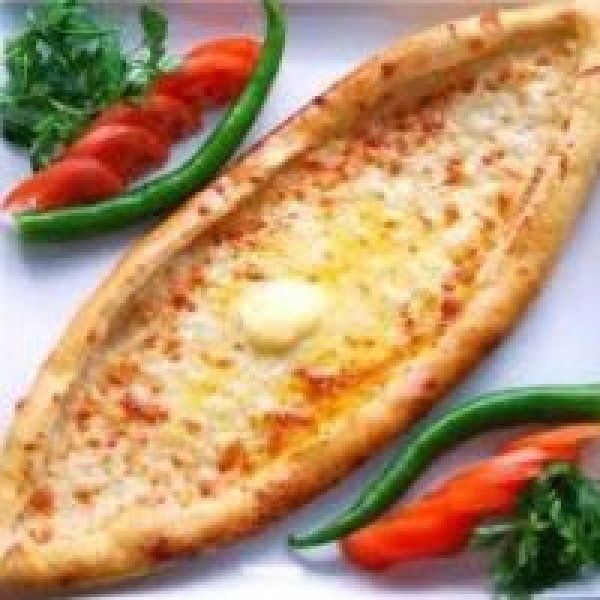 Yumurtalı Kaşarlı Pide