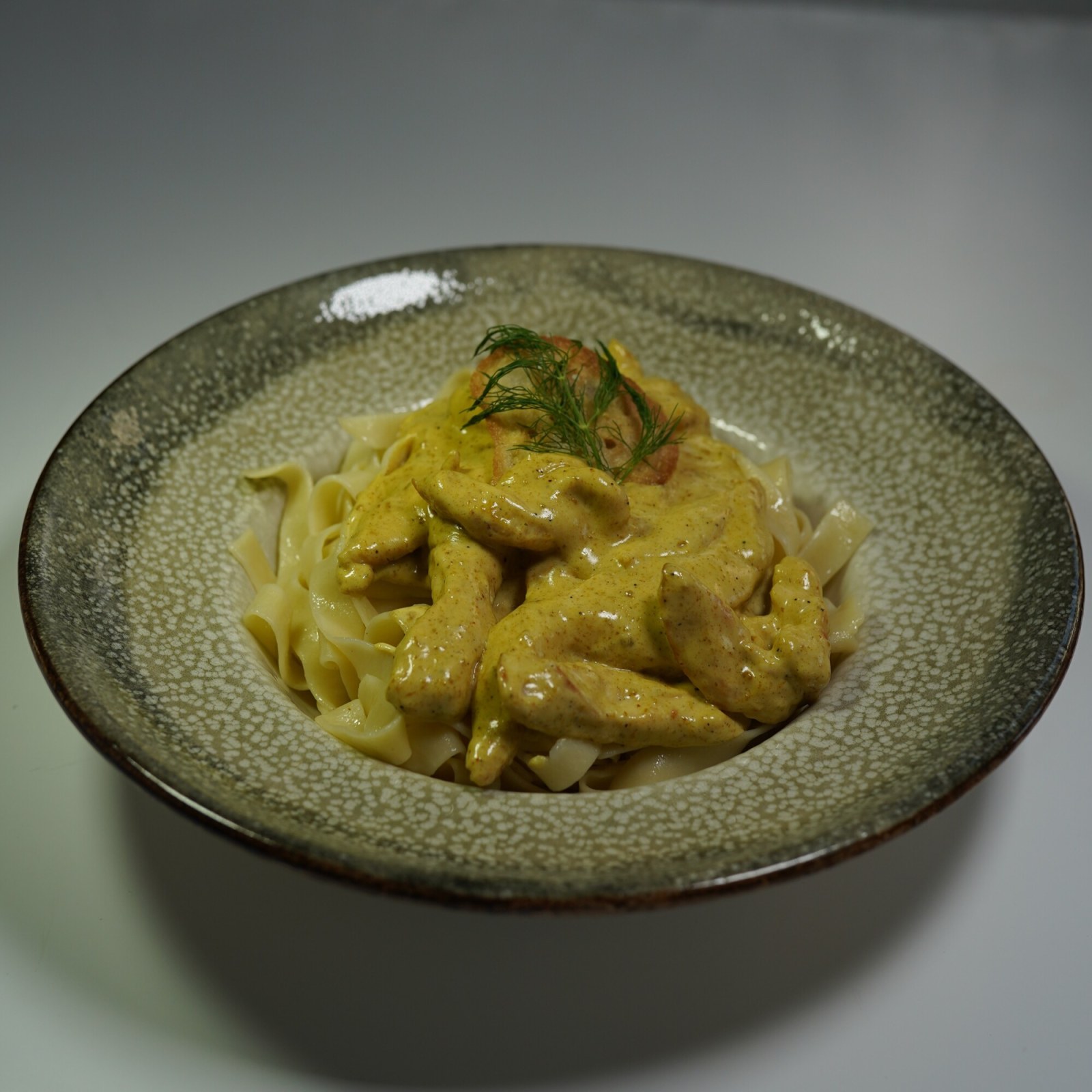 Köri Soslu Fettucini