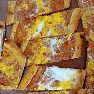 Kıymalı Yumurtalı Pide