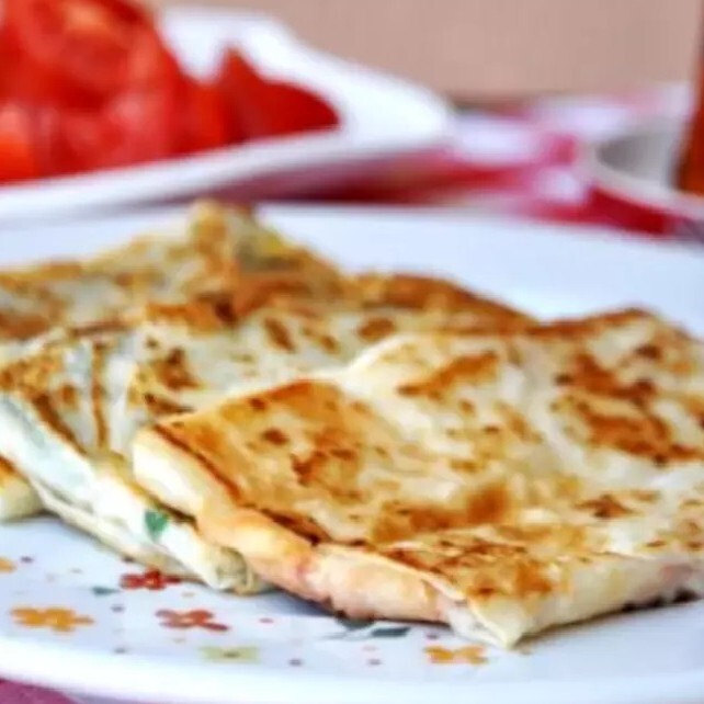 Gözleme (Sucuklu)