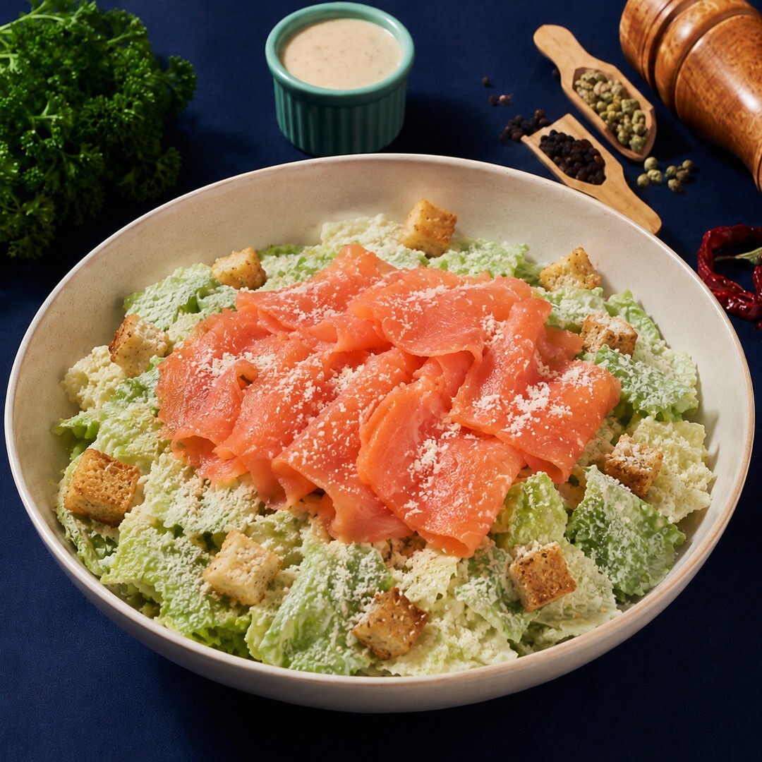 Somon Füme Sezar Soslu Salata