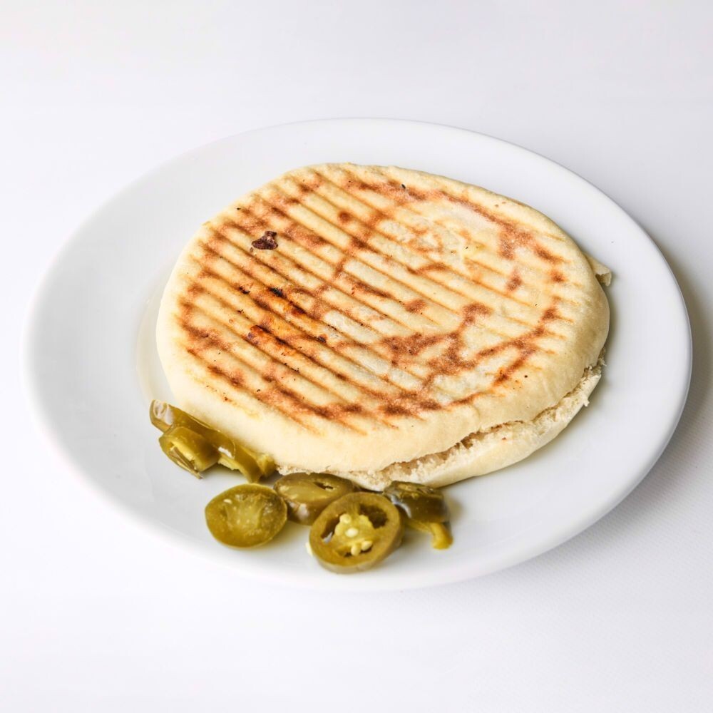 Beyaz Peynirli Domatesli Bazlama Tost