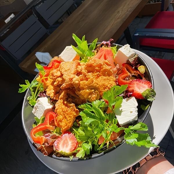 Çıtır Tavuk Salatası