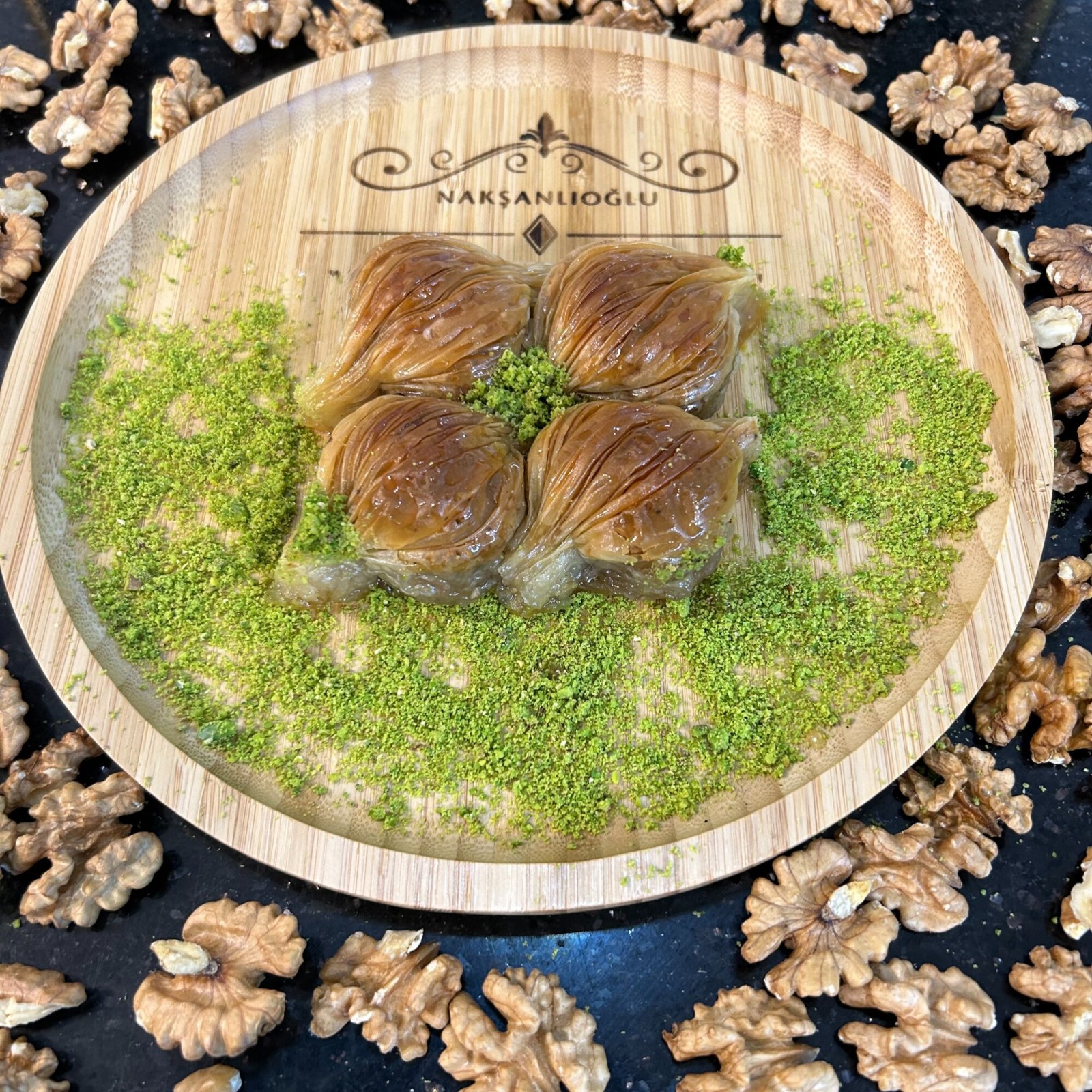 Cevizli Midye Baklava