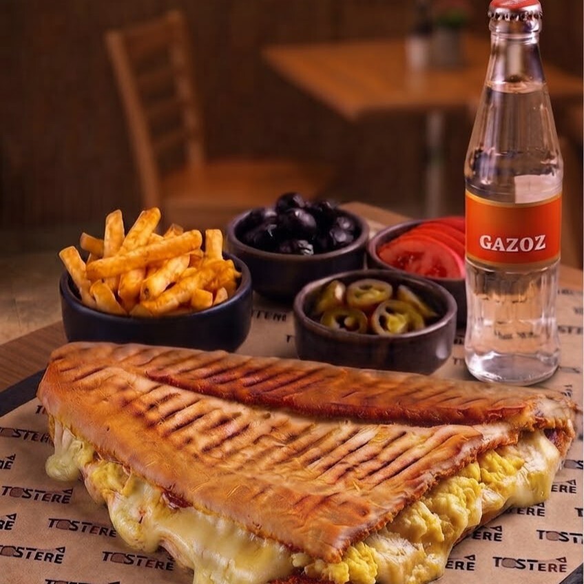 Yumurtalı Karışık Tost Menü
