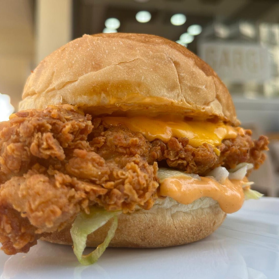 Patatessiz Acılı Tavuk Burger