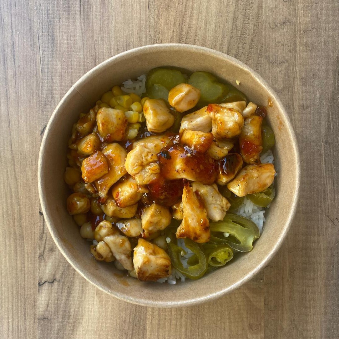 Chili Soslu Kovada Tavuk Seçenek.Makarna/Pilav.
