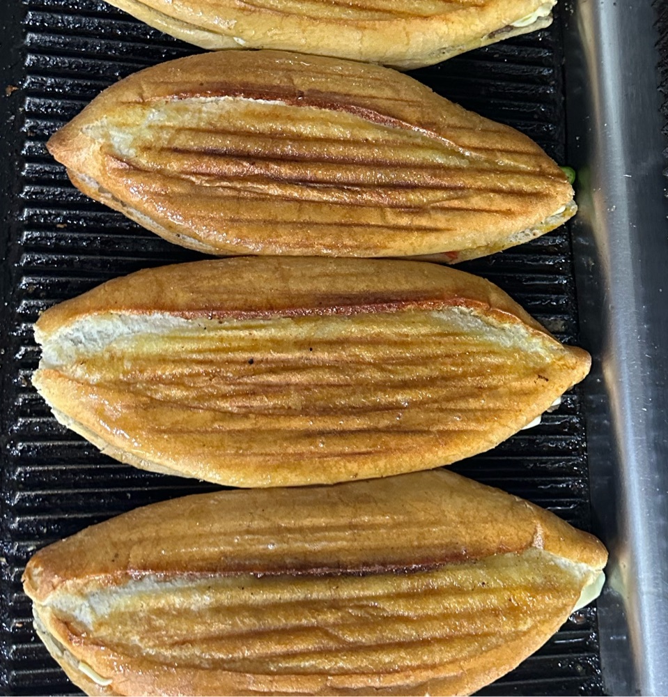 Yarım Ekmek Arası Sebzeli Tost