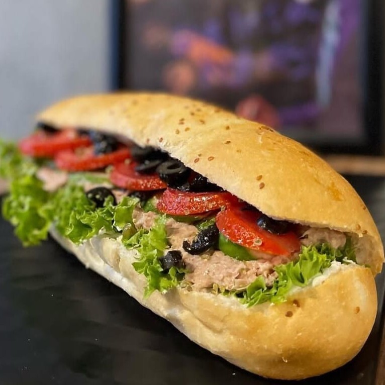 Ton Balıklı Sandviç + Portakal Suyu