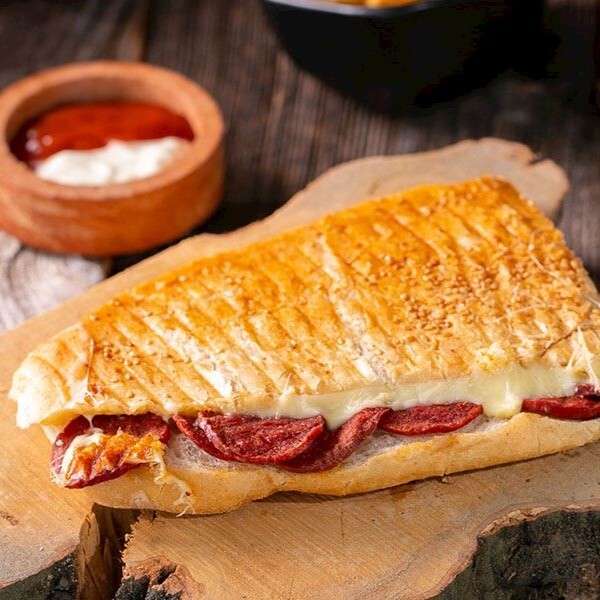 Sucuklu Tost