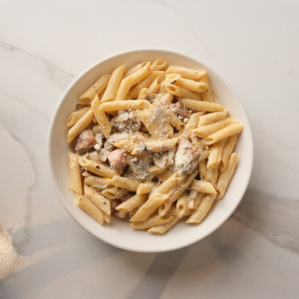 Penne Alfredo + İçecek